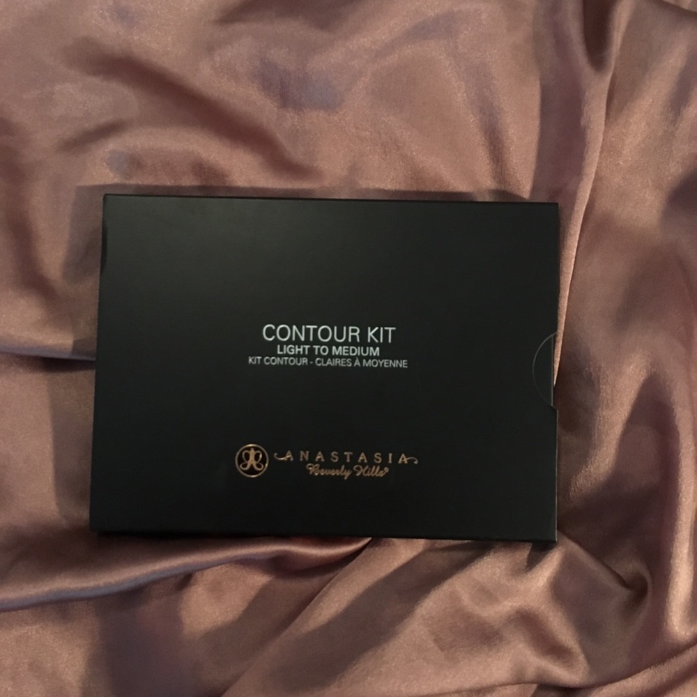 Anastasia Beverly Hills Powder Contour Kit